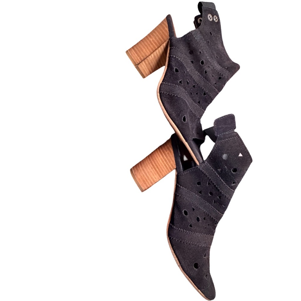 Dibat/Diba True Black Suede Perforated‎ Ankle heels-from Evereve- NWT